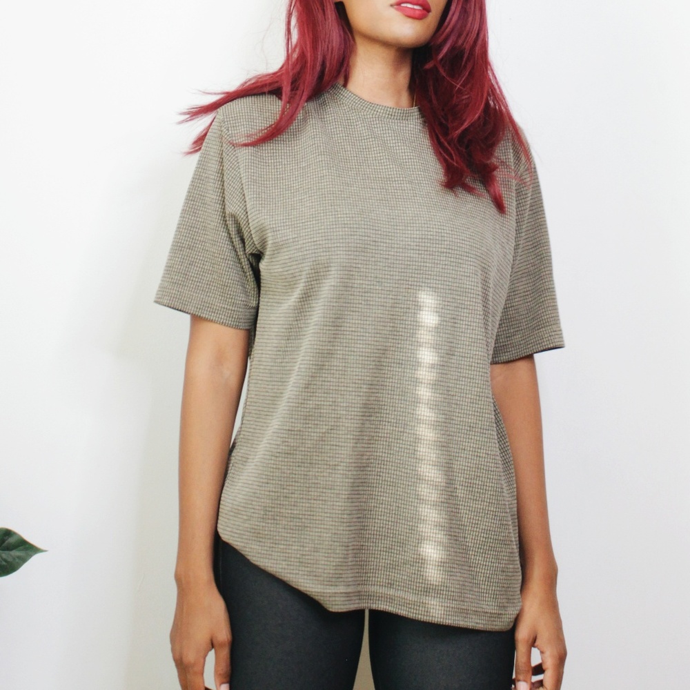 Line T-Shirt - Picture 6 of 6